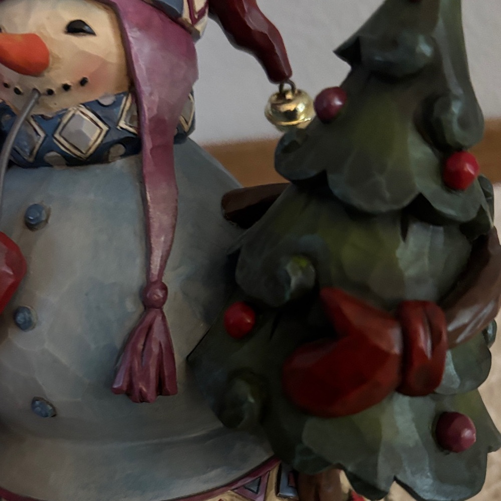 Jim Shore “ Be Cool” Festive Snowman with Tree - Picture 5 of 12